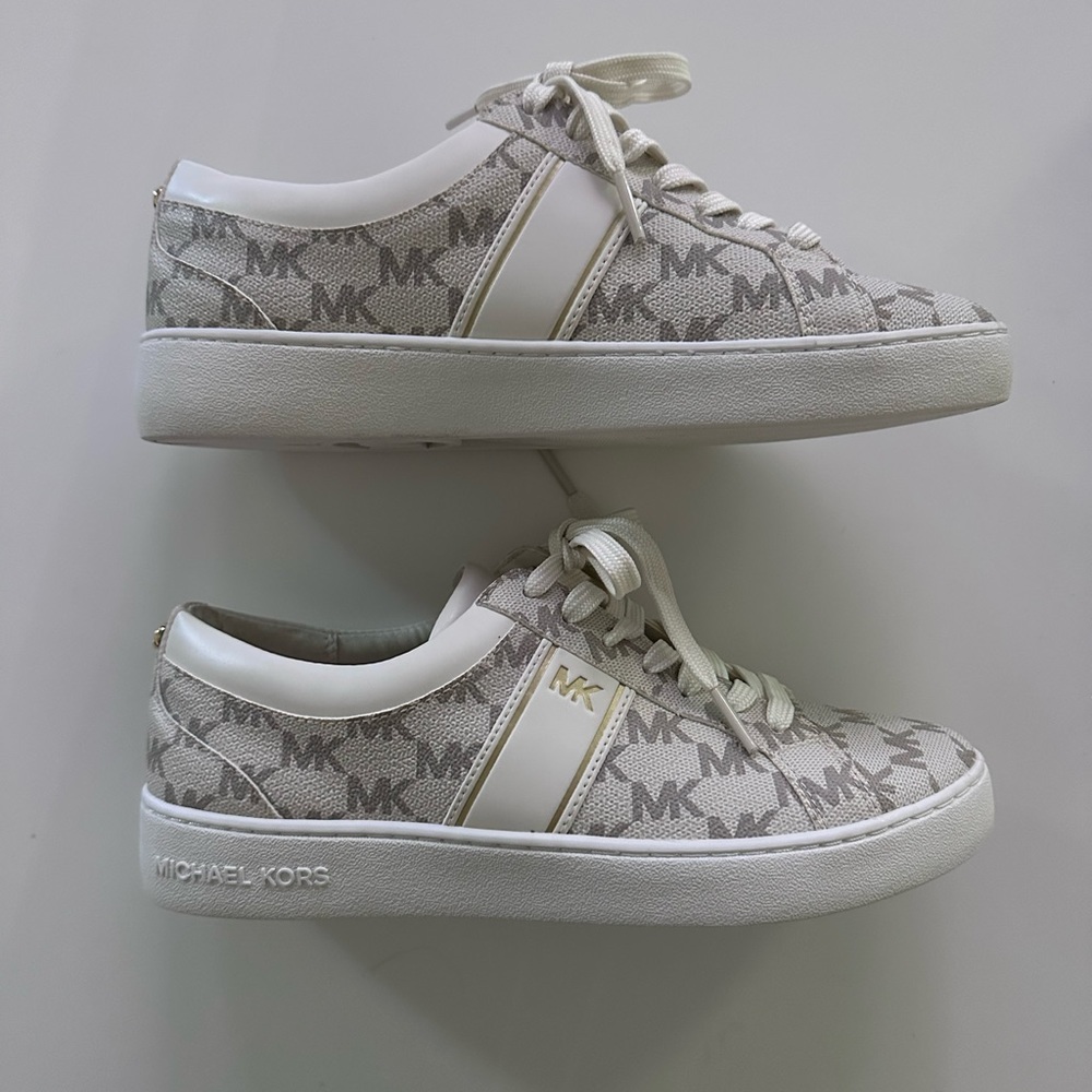 Michael Kors Stripe Lace-Up Size 6.5 - Picture 5 of 12